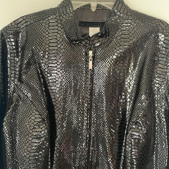 Chico's Size 1 Black Leather Reptile Animal Print Jacket Coat Full Zip Lined M 8 - Picture 2 of 6